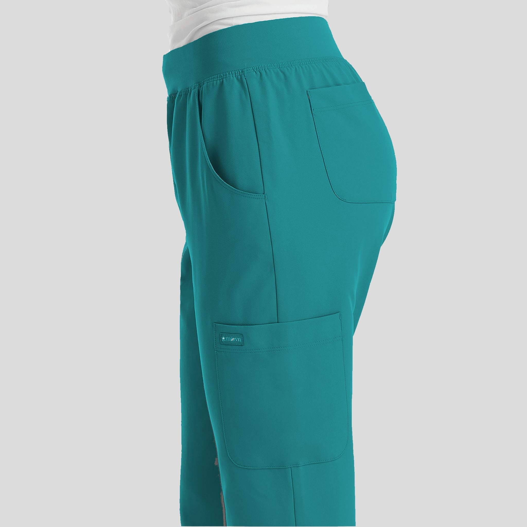 Maevn_Momentum_5092_teal_detail